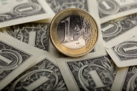 Betting on parity euro-dollar gains momentum