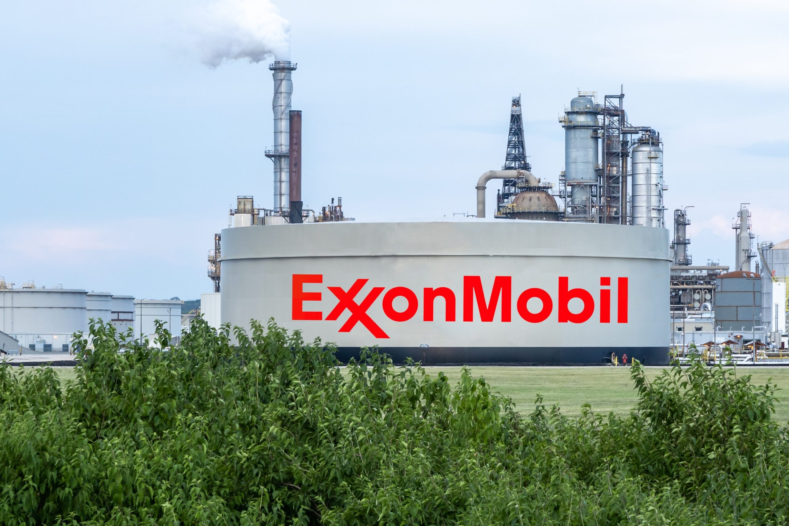 Image of the company name Exxon Mobil Corporation